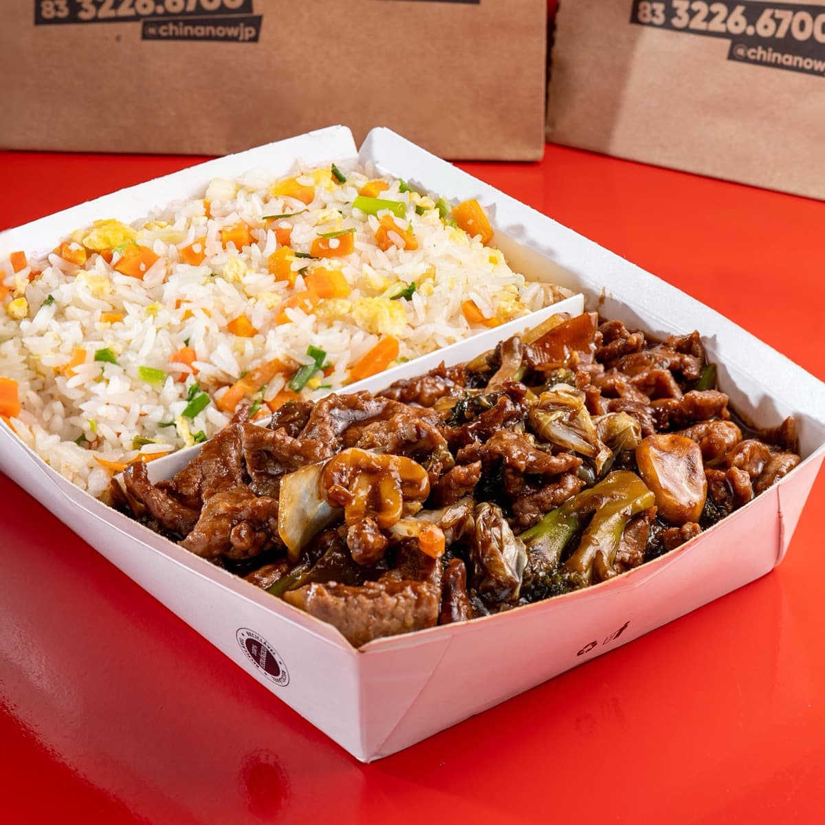 Executivo de Carne Fatiada com Legumes